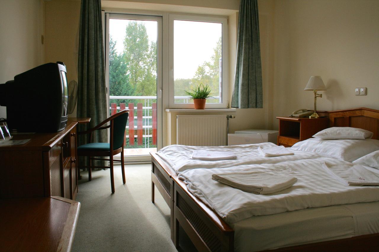 Well Hotel Harkány Eksteriør bilde