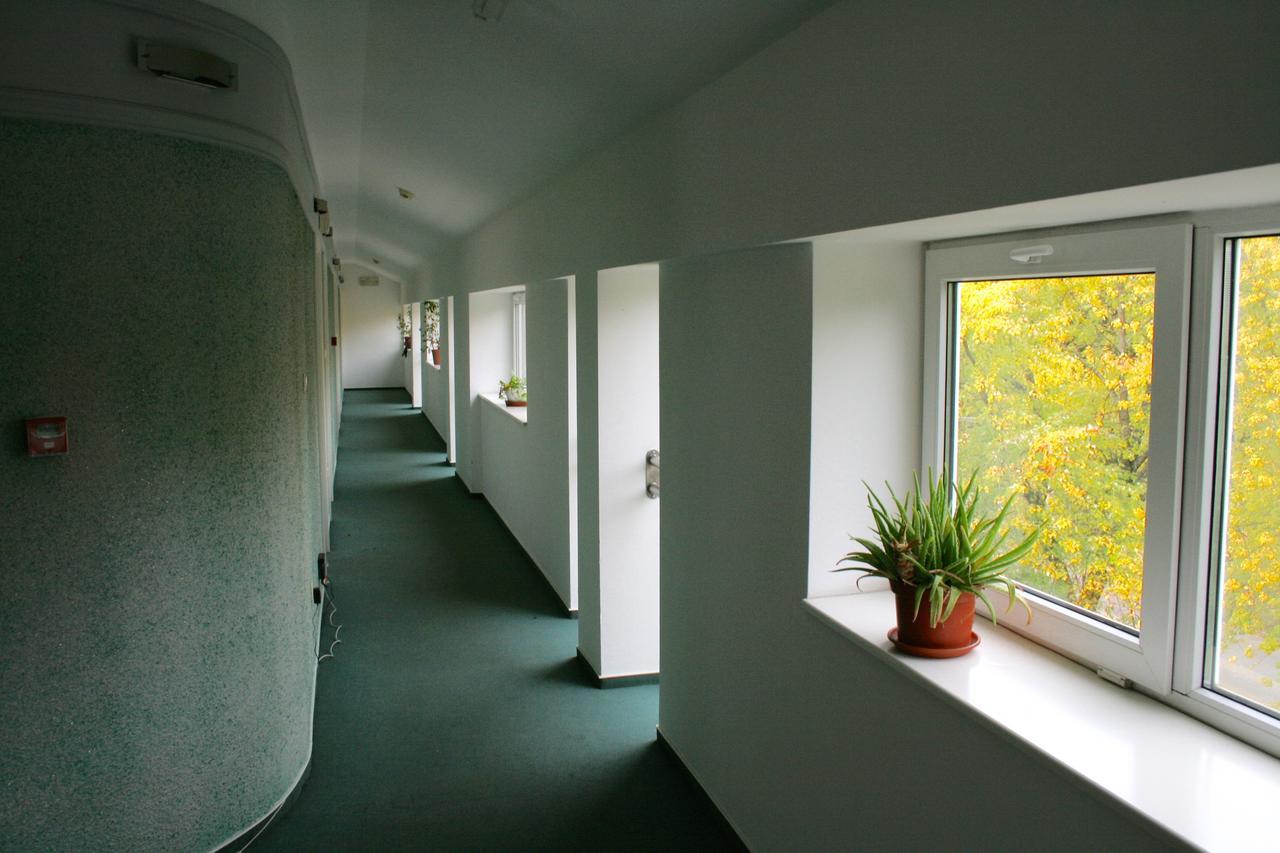 Well Hotel Harkány Eksteriør bilde