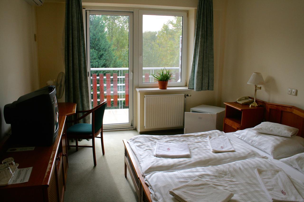Well Hotel Harkány Eksteriør bilde