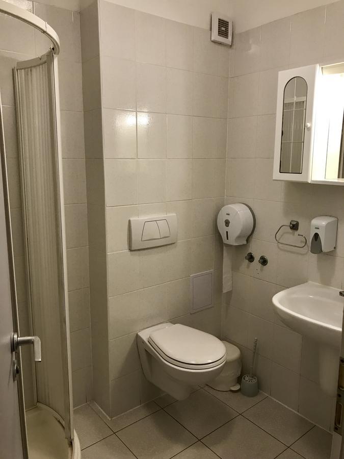 Well Hotel Harkány Eksteriør bilde