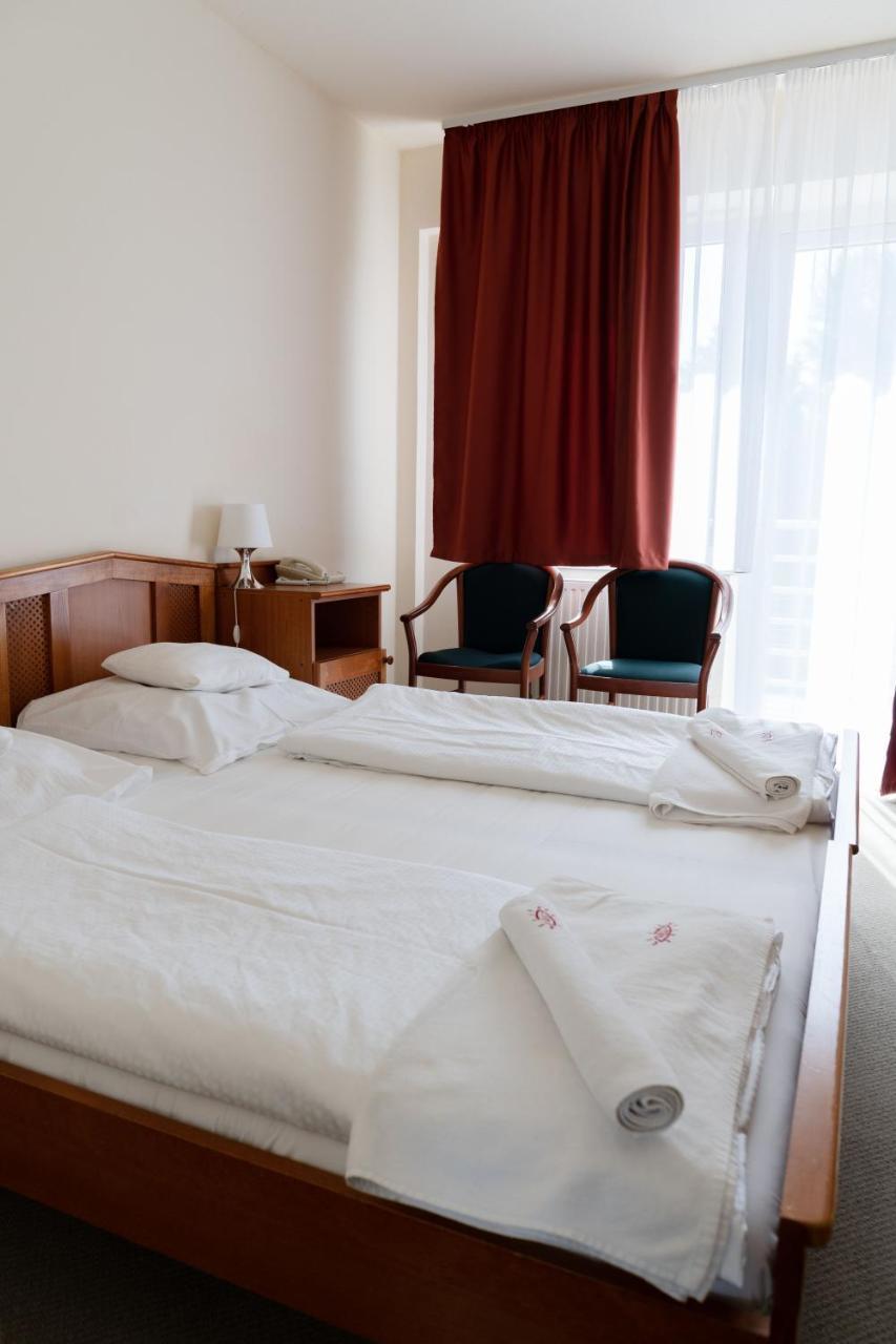 Well Hotel Harkány Eksteriør bilde