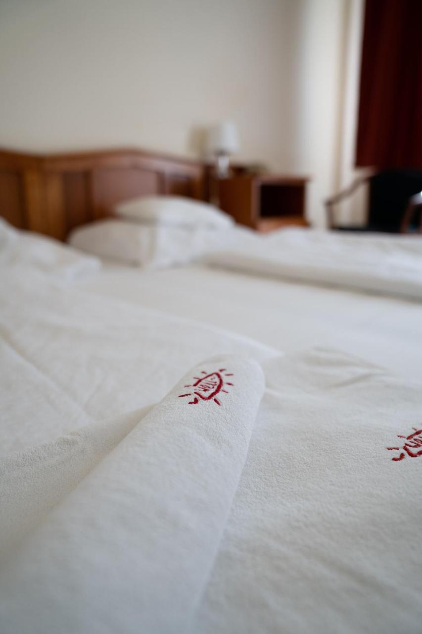 Well Hotel Harkány Eksteriør bilde
